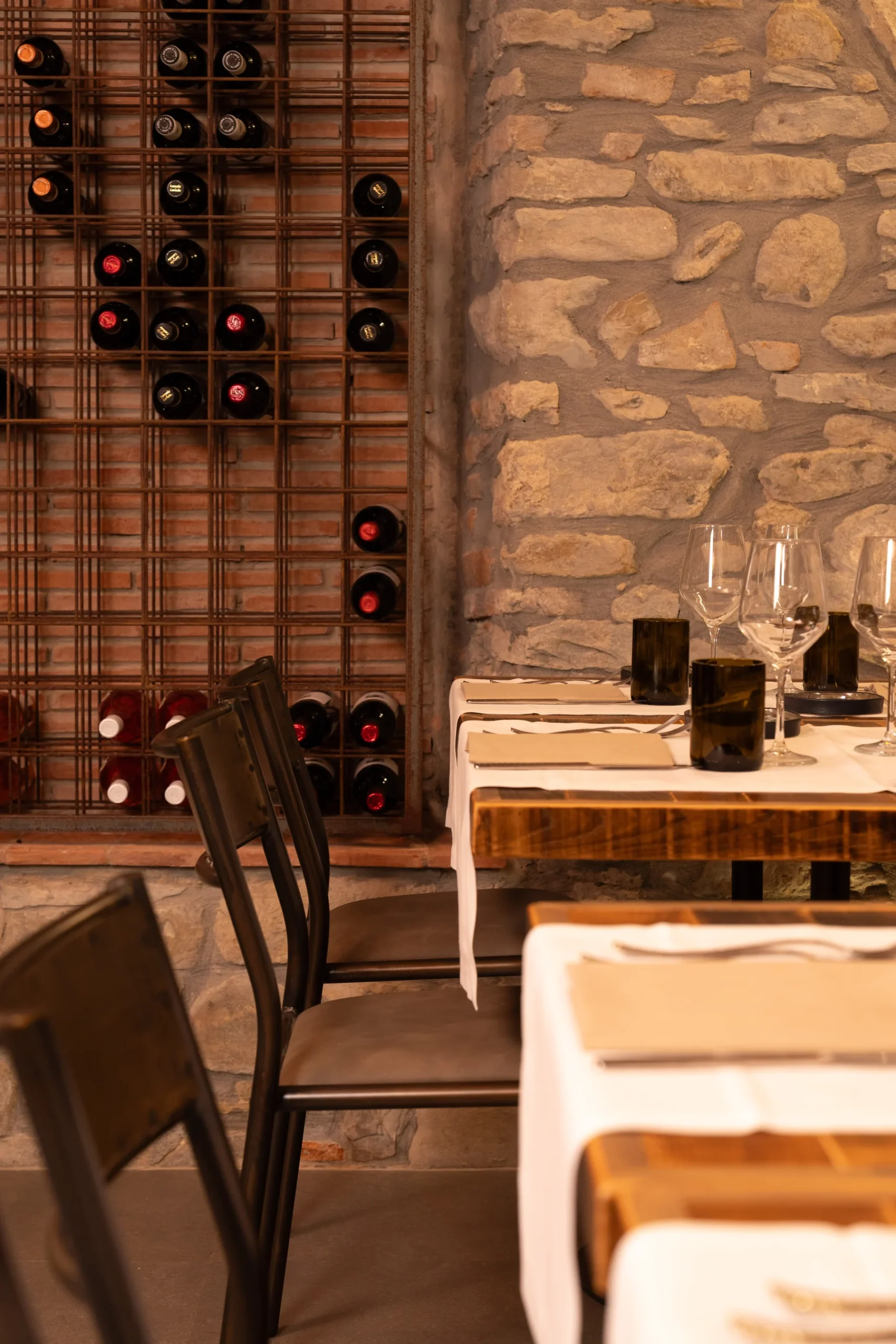 Dettagli degli interni dell’Osteria Baglioni